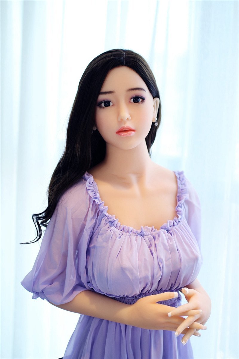 Purple_Beauty_Icey_Displaying_Love_For_Men_Real_Silicone_Doll2.jpg