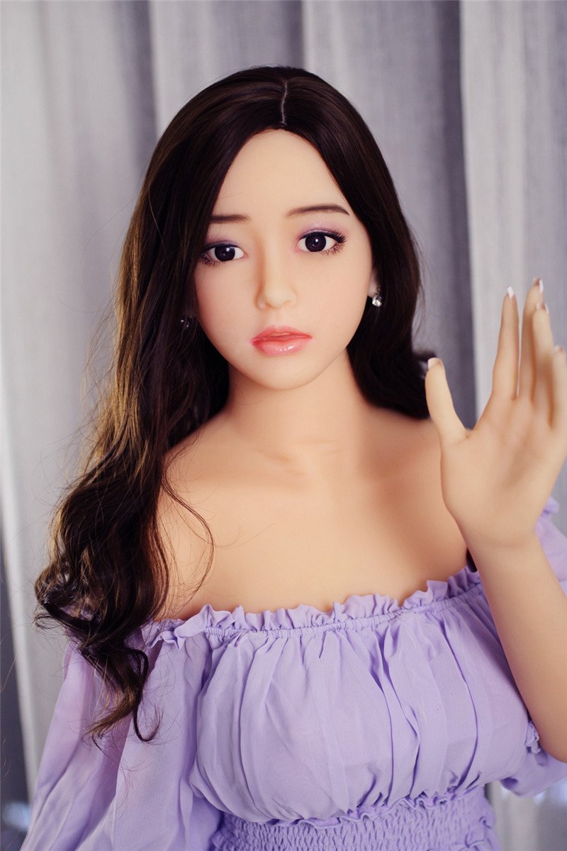 Purple_Beauty_Icey_Displaying_Love_For_Men_Real_Silicone_Doll3.jpg