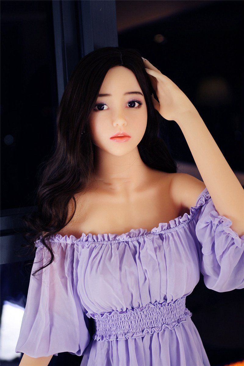 Purple_Beauty_Icey_Displaying_Love_For_Men_Real_Silicone_Doll4.jpg